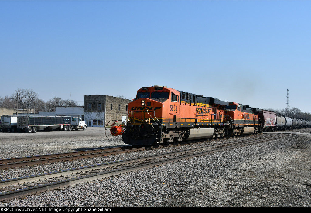 BNSF 5803